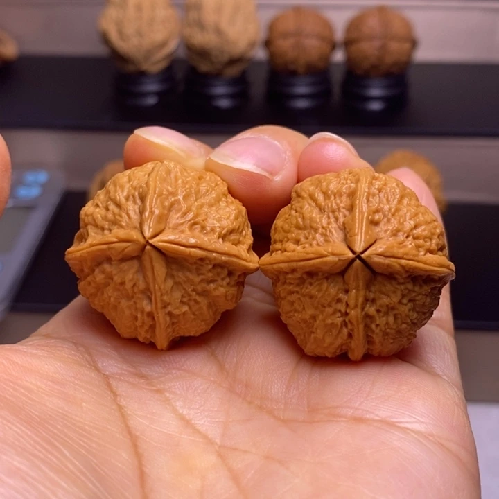 文玩核桃把件小四喜四楞19