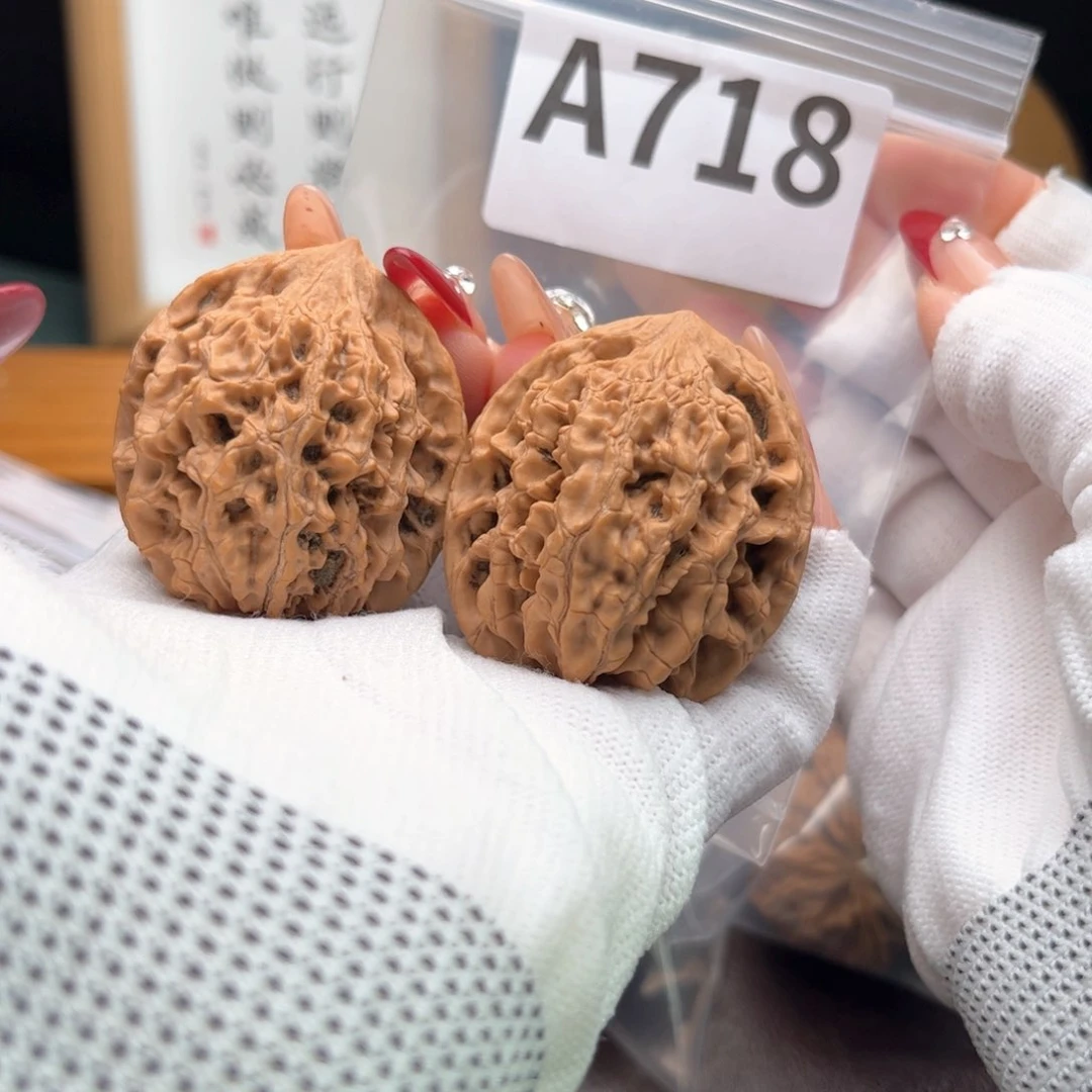 文玩核桃把件39通天八a 718