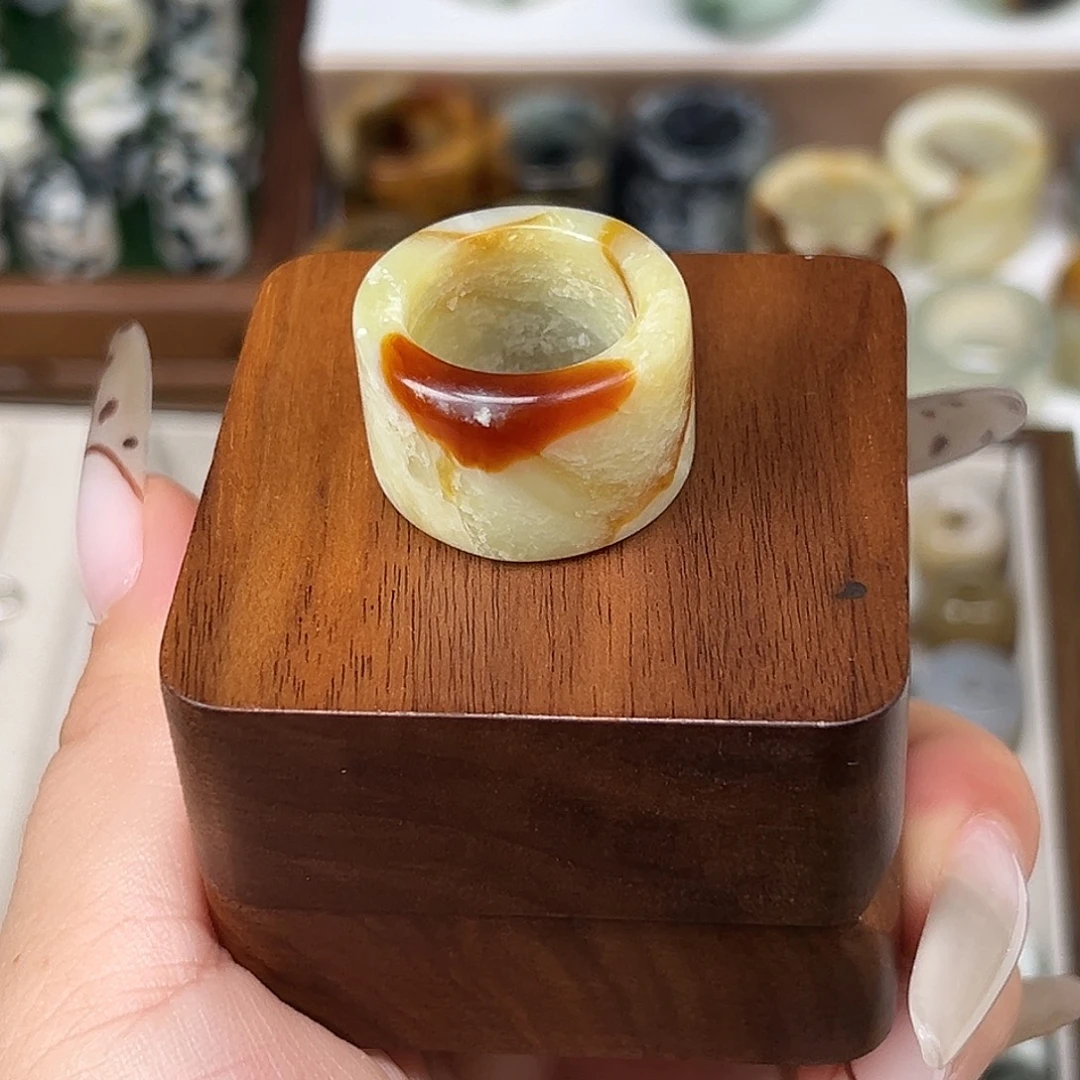 和田玉（糖玉）未镶嵌颈饰内径17.2