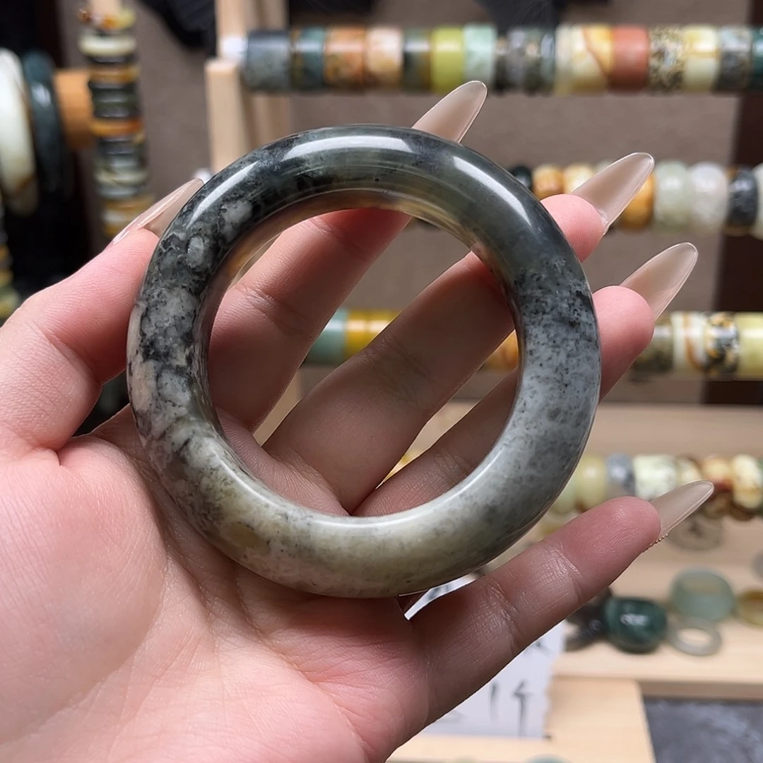 蛇纹石玉未镶嵌手镯53