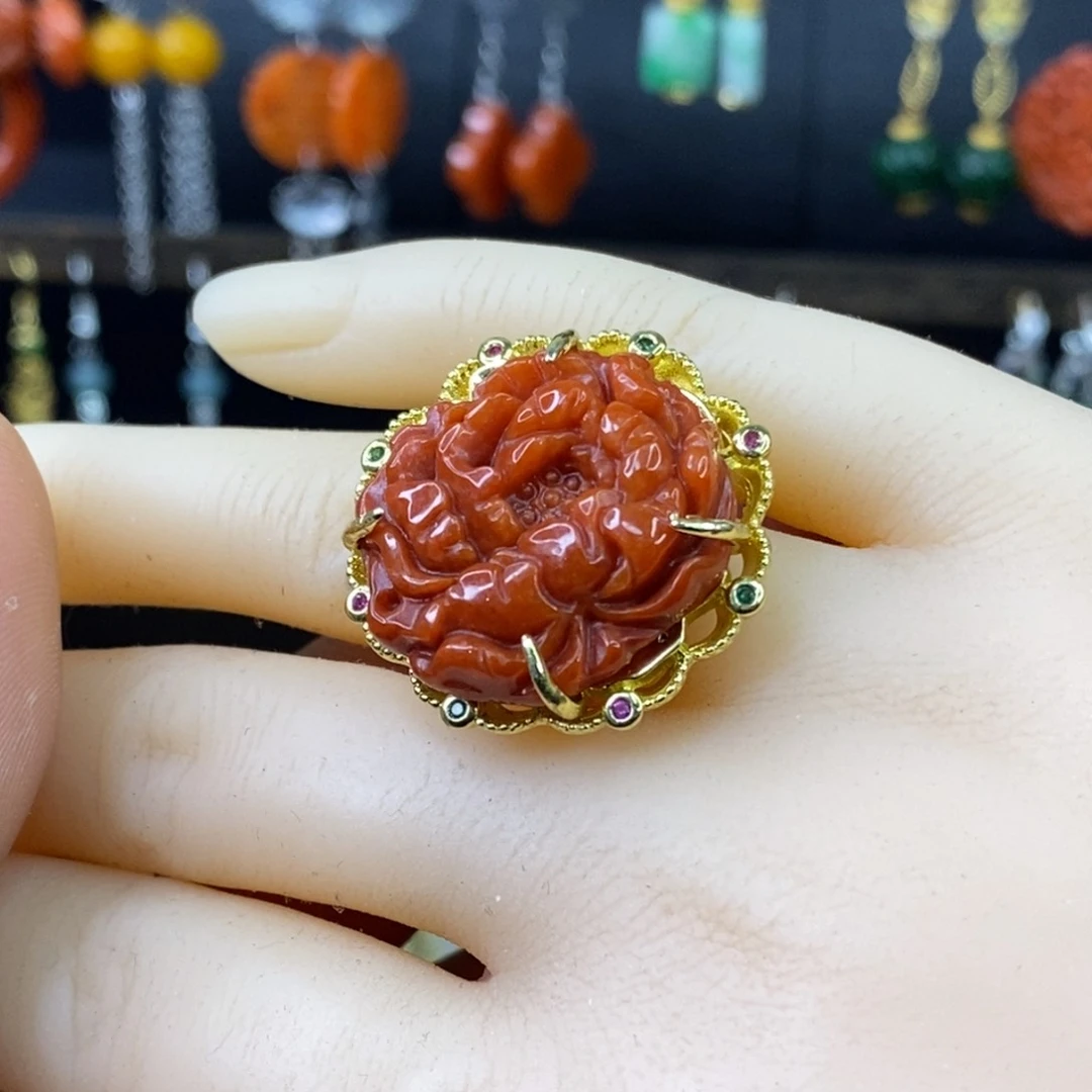 颈饰未镶嵌翡翠戒指