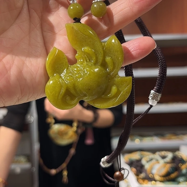 岫玉未镶嵌毛衣链