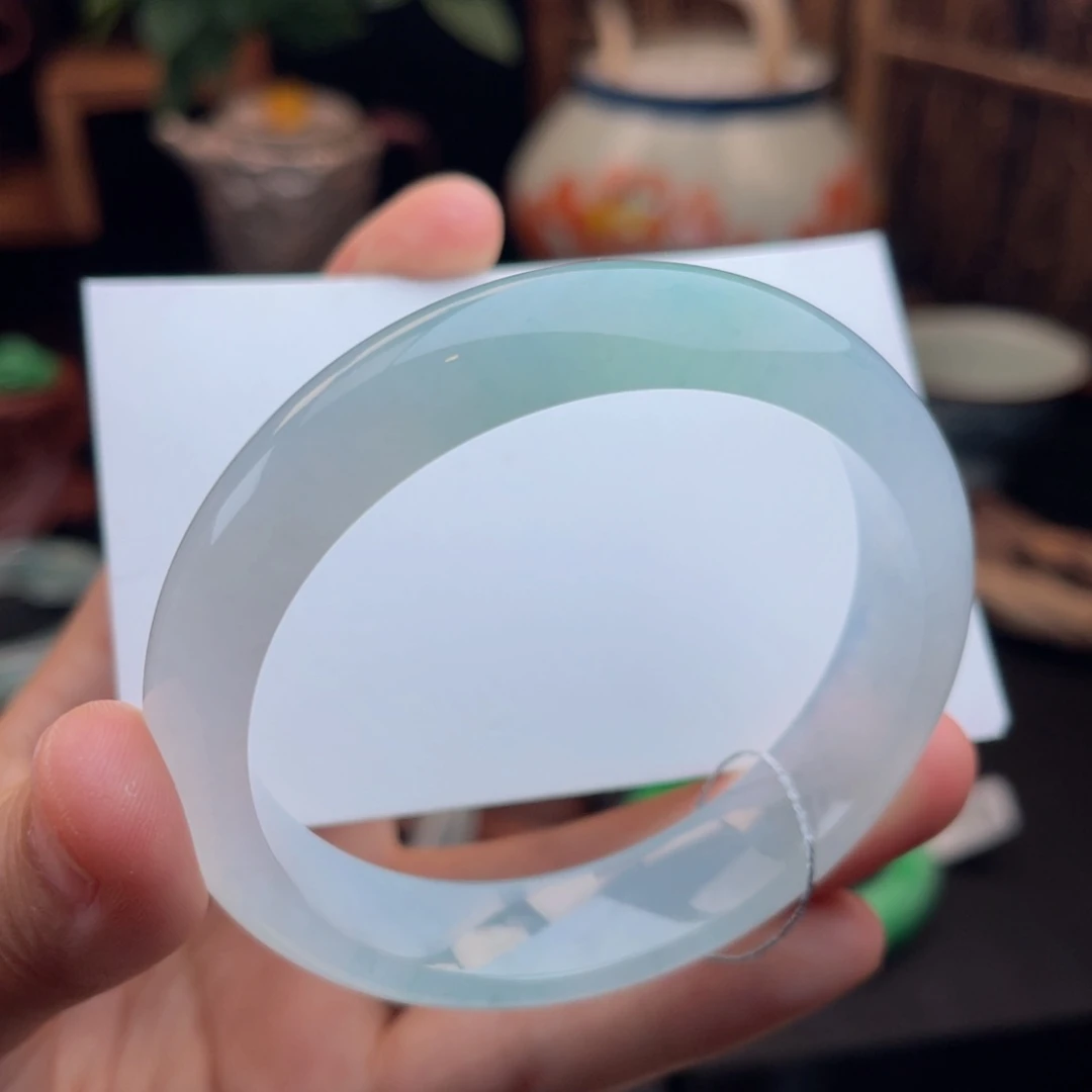 翡翠手镯未镶嵌正圈