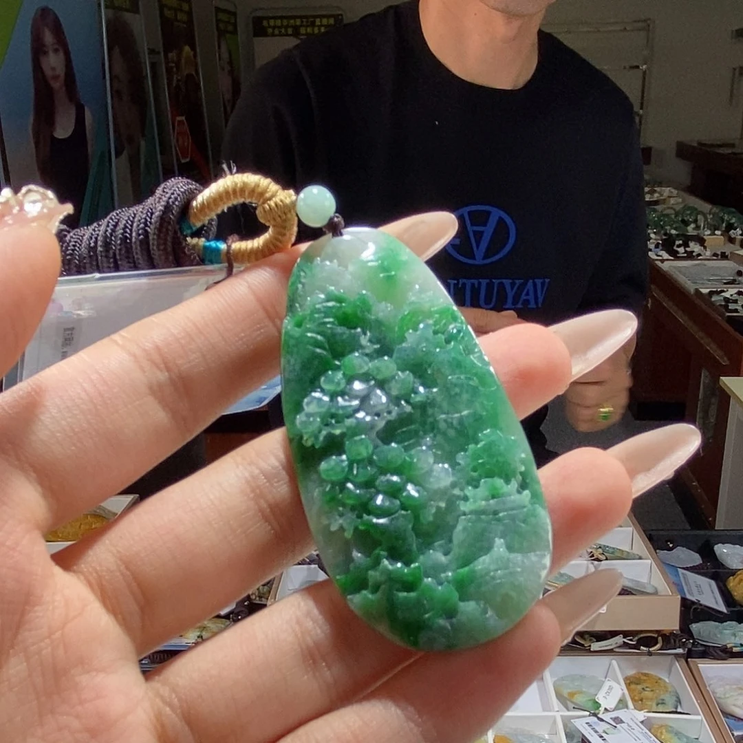 翡翠未镶嵌颈饰翡翠