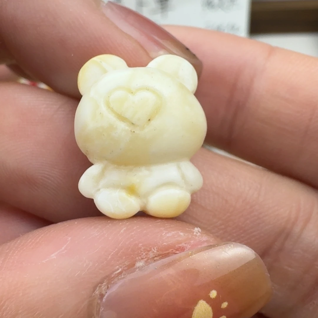 蜜蜡未镶嵌珠宝奇石微微粉白熊 17.8×13.9×9.7mm