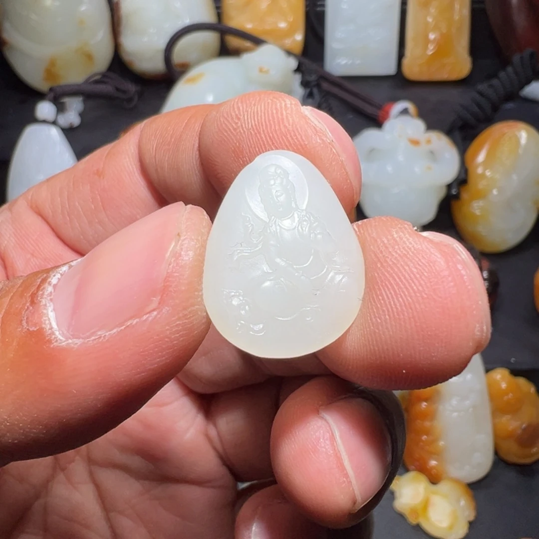 和田玉颈饰未镶嵌