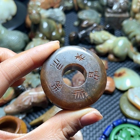 白玉菩提吊坠摆件