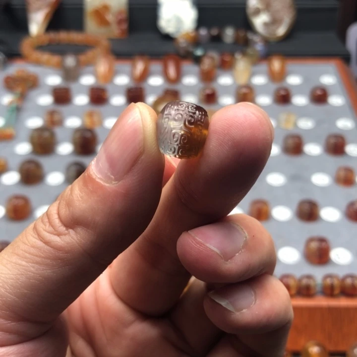 蛤***人玛瑙/玉髓配饰未镶嵌11.7