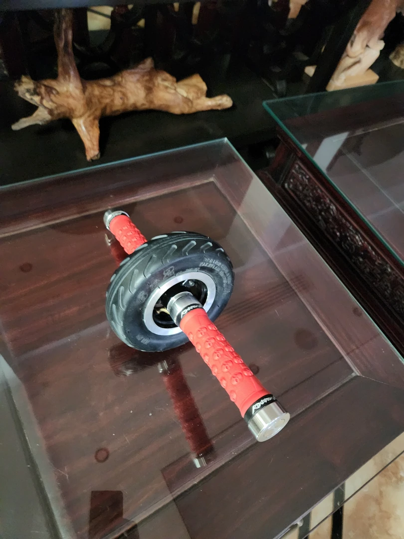 健腹轮，直径155毫米，德国轴承，手柄长度380毫米，充气胎铝合金轮毂