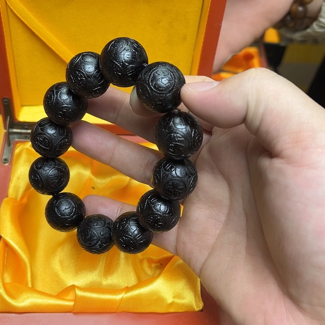 大叶紫檀（黑酸枝木类）