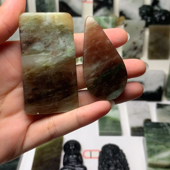 L***n独山玉未镶嵌颈饰