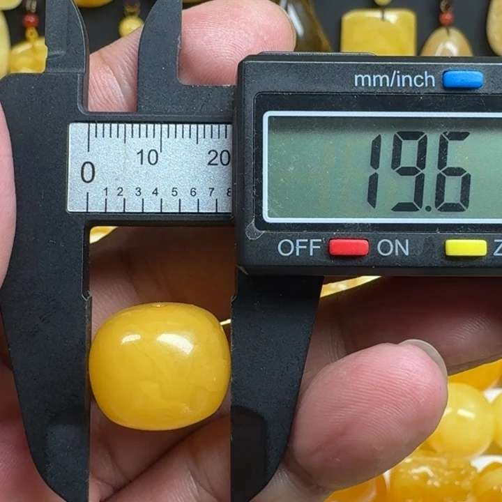 蜜蜡未镶嵌珠宝奇石老型