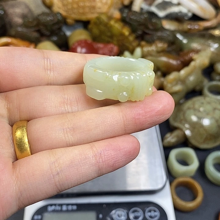 A***a和田玉未镶嵌挂件