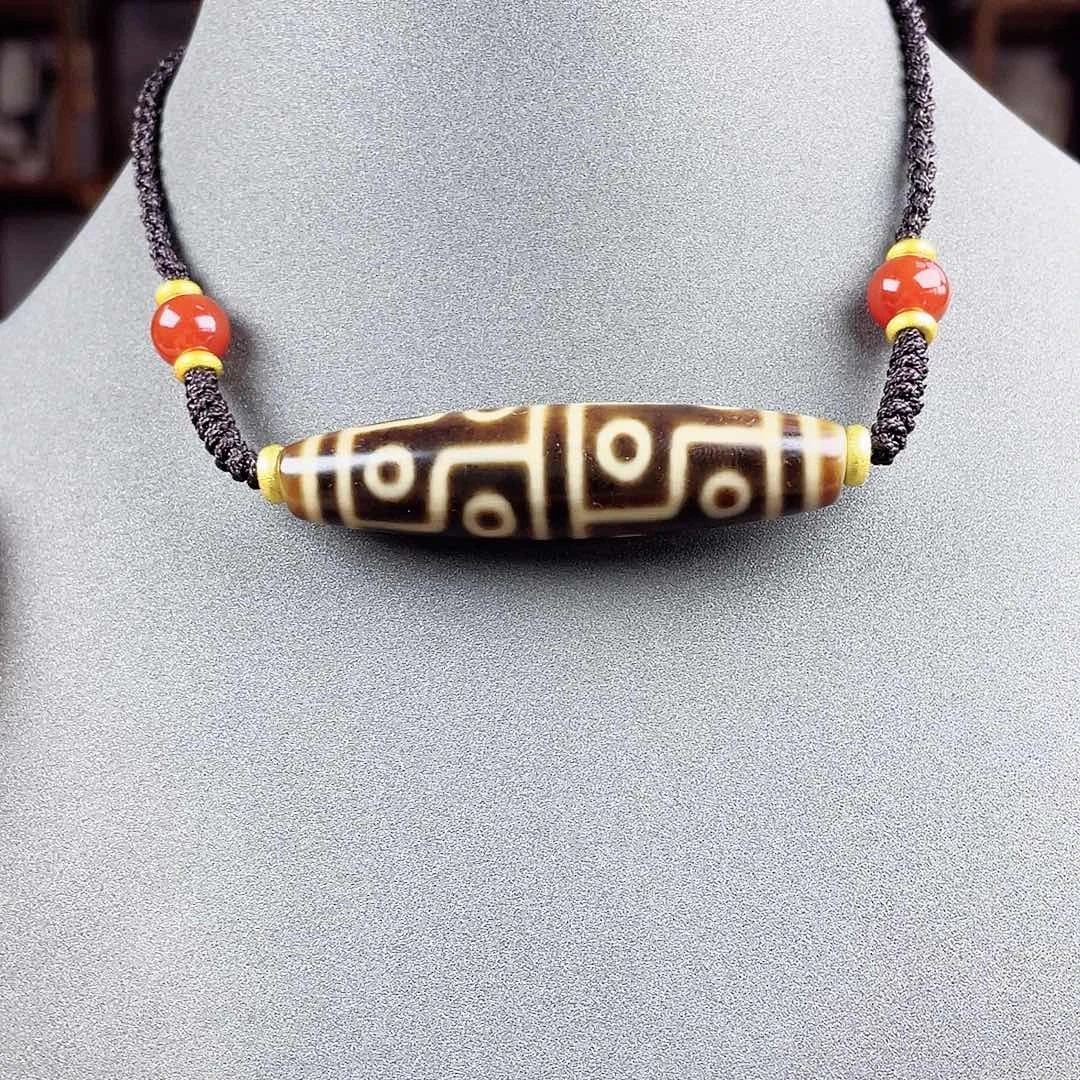 玛瑙/玉髓颈饰合金张魁