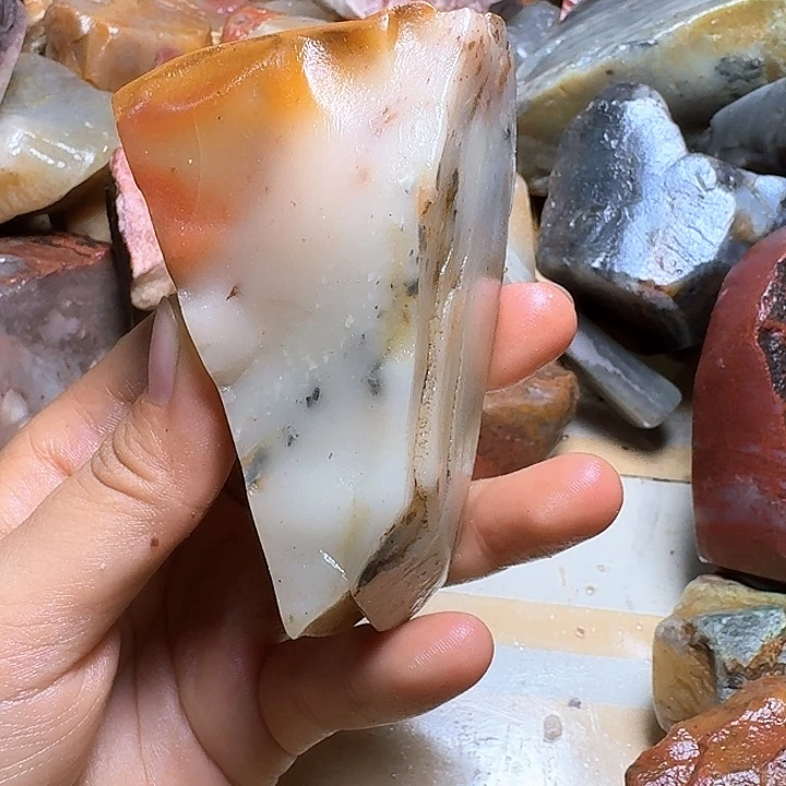 喵***主寿山石寿山石的颜色