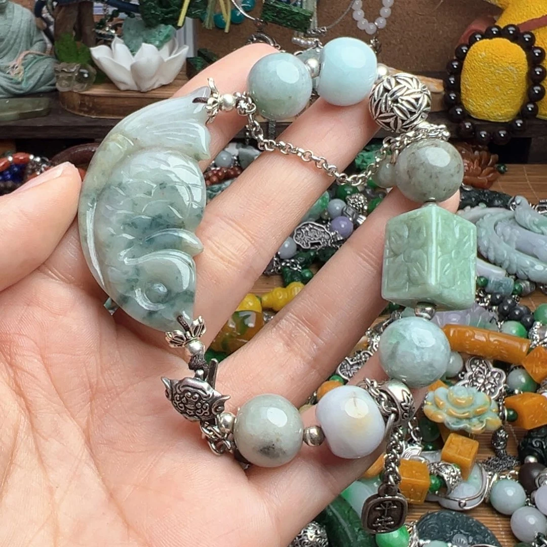 爱***释翡翠未镶嵌颈饰吊坠