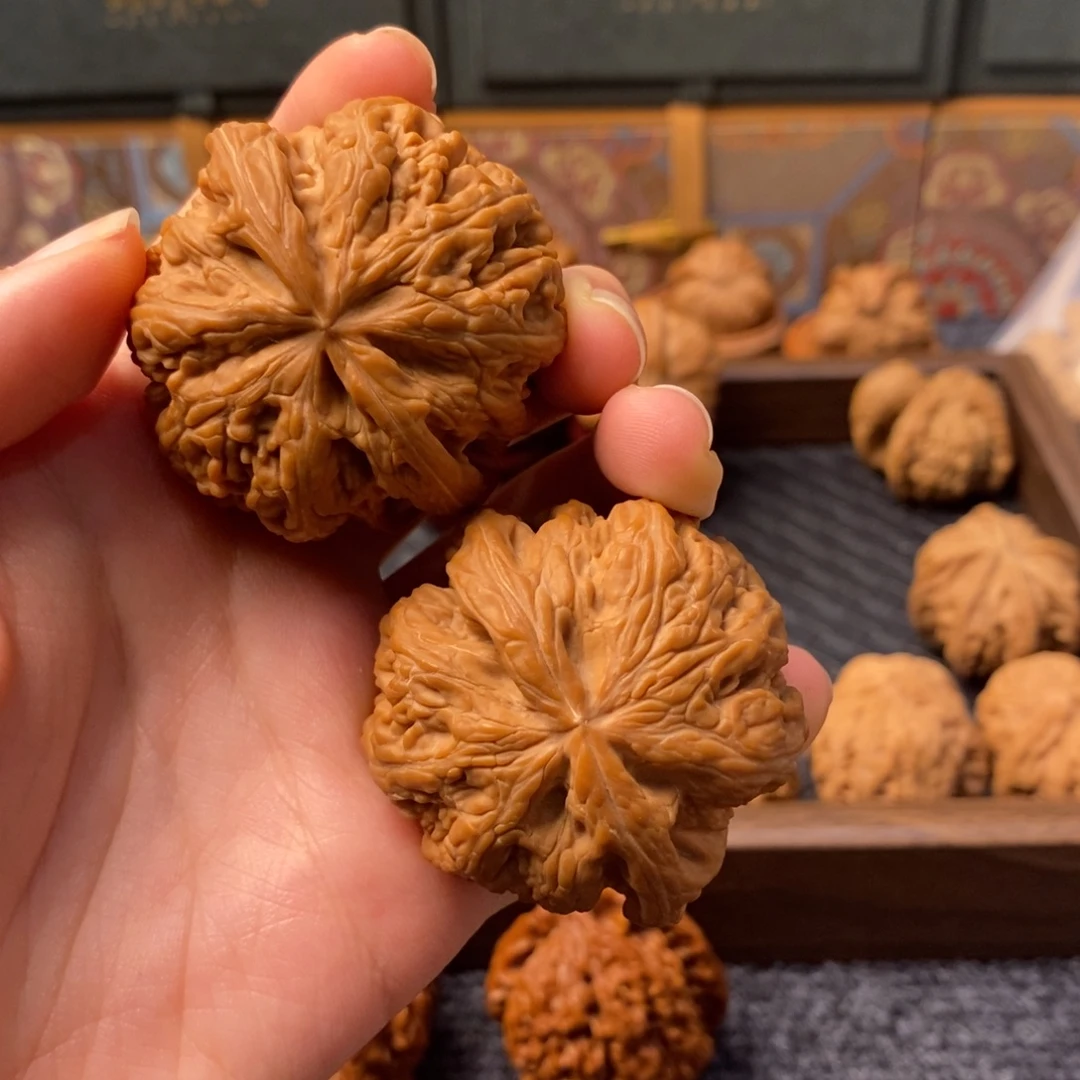 文玩核桃吊坠全品大粗筋