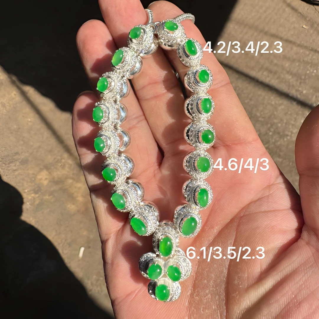 0120(小哪吒在源头)冰种翡翠果阳绿套链共20颗肉细荧光足M150