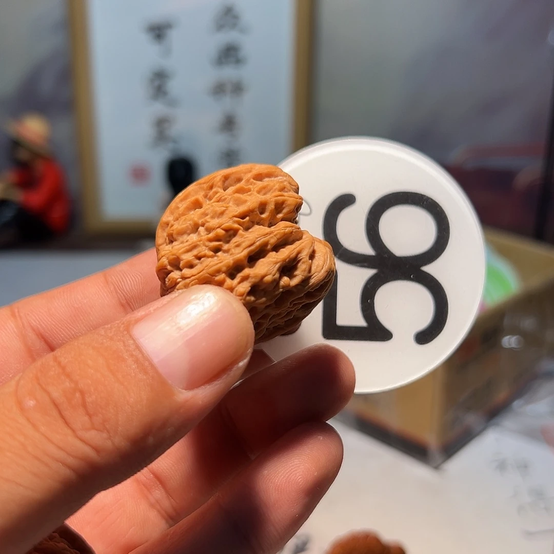 W***.文玩核桃，白色56号
