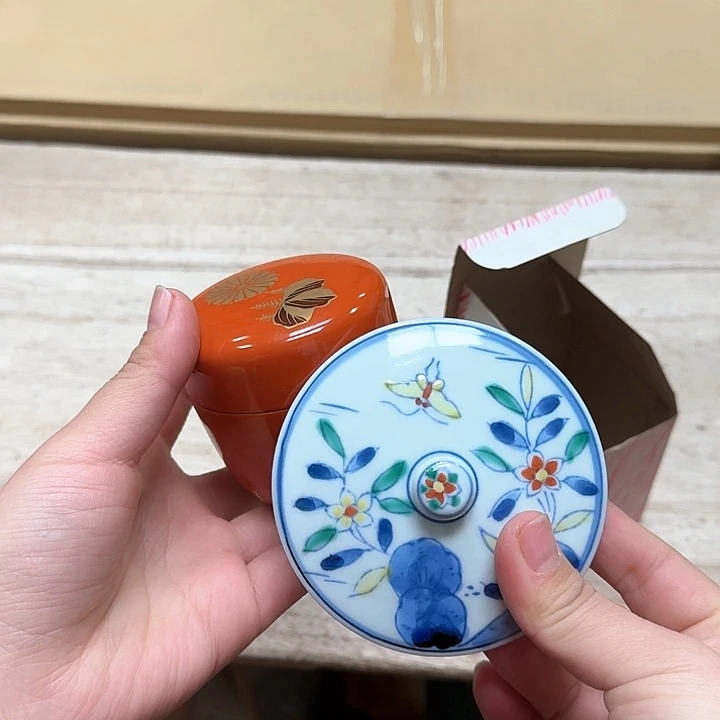 瓷片瓷器。