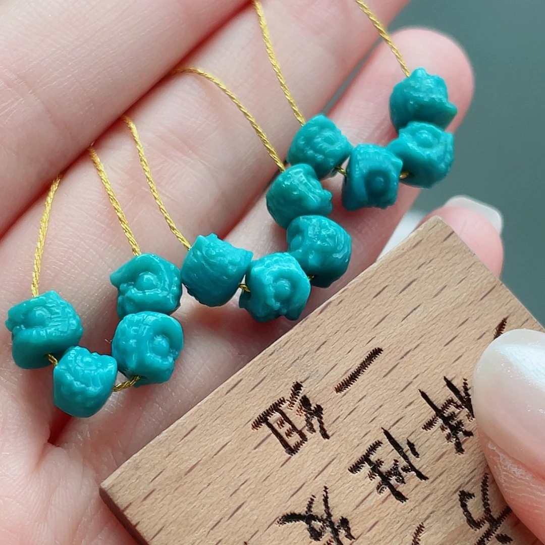 未镶嵌绿松石颈饰