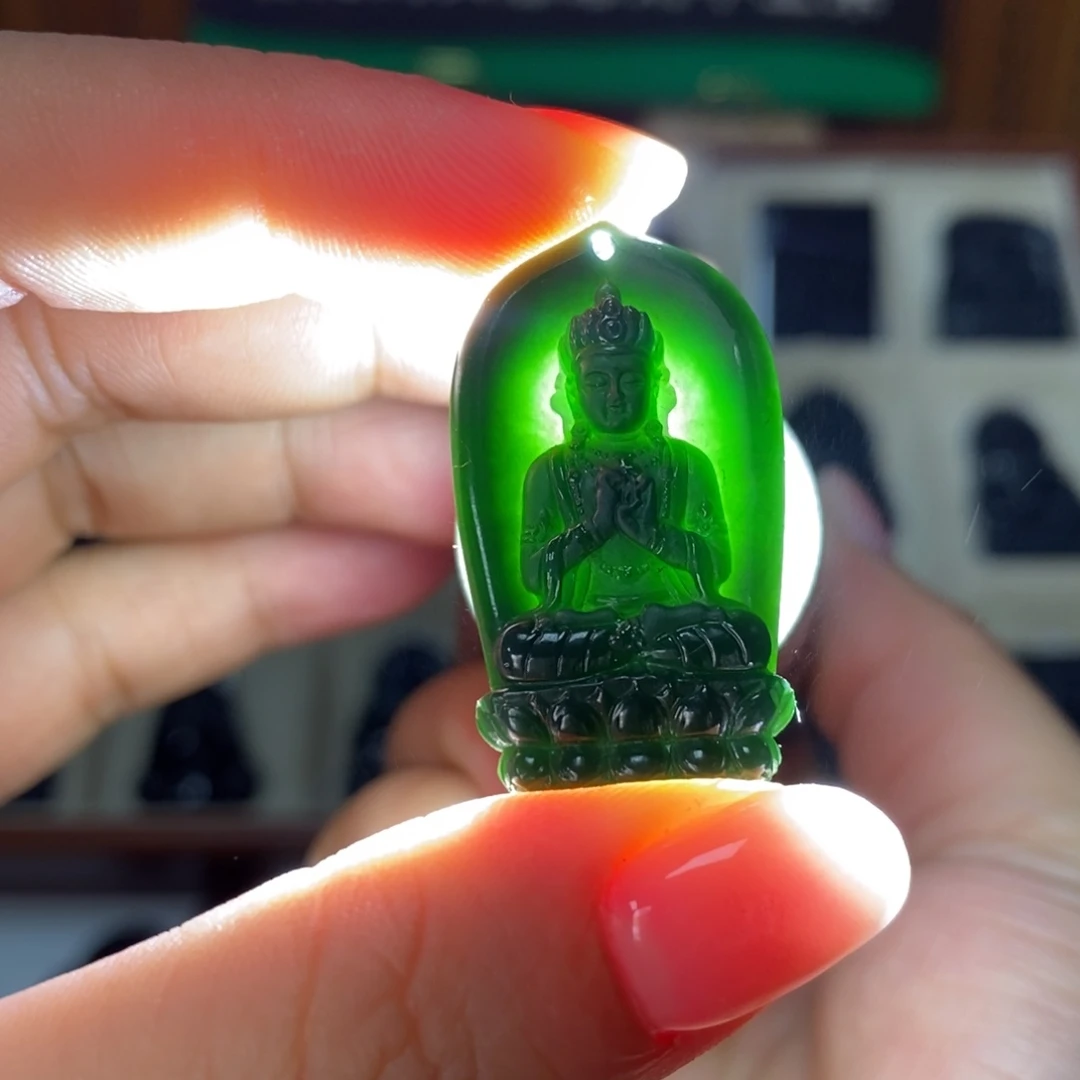 翡翠未镶嵌吊坠(赠链)翡翠