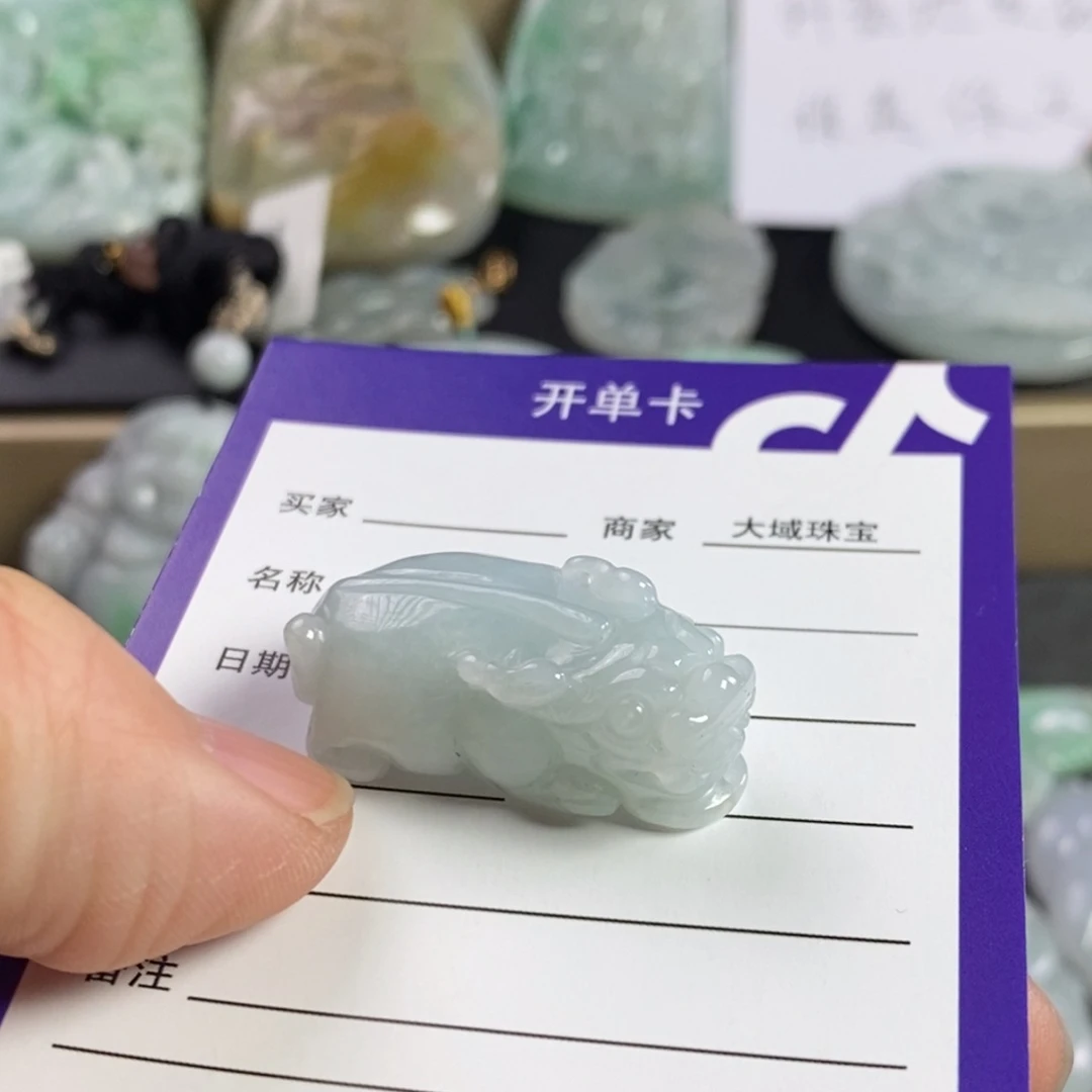 翡翠颈饰未镶嵌貔貅
