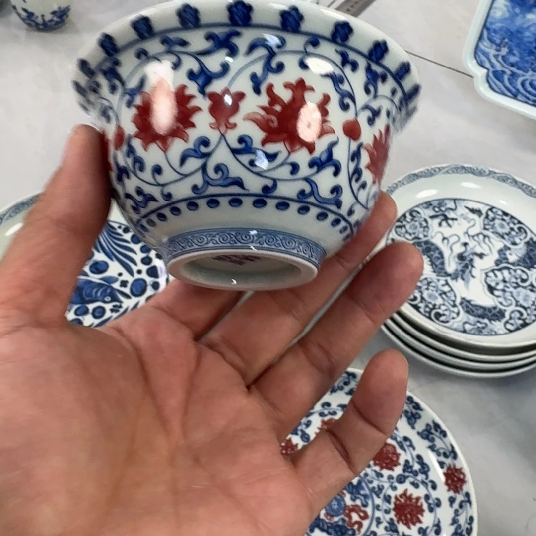 摆件陶釉里红缠枝莲大压手