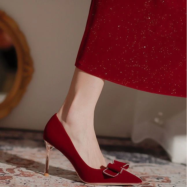 中式红色绒面蝴蝶结结婚鞋女新娘鞋秀禾婚纱两穿礼服高跟鞋水钻鞋