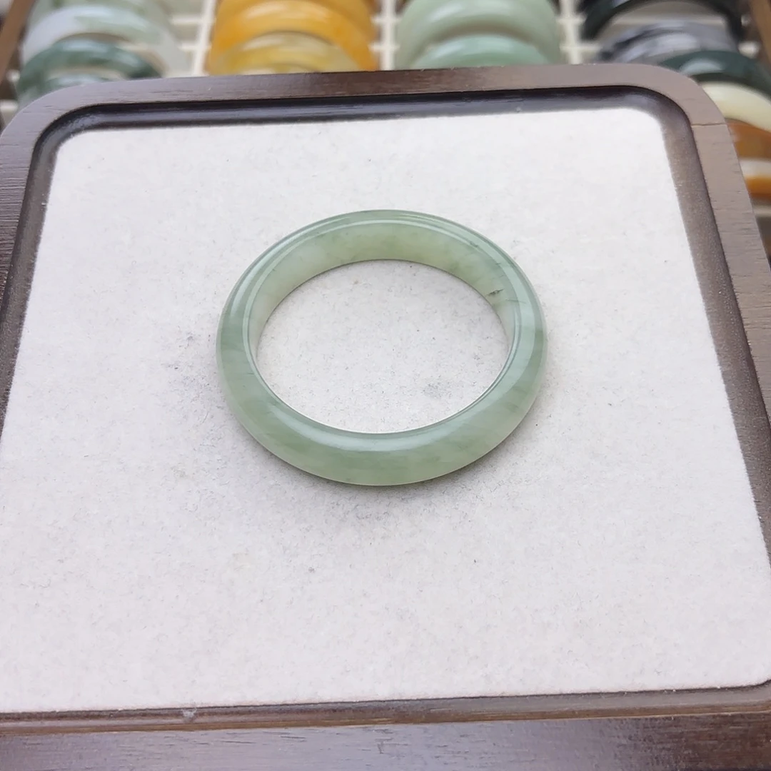 今***好石英质玉（天山翠）未镶嵌手镯53.8圈口