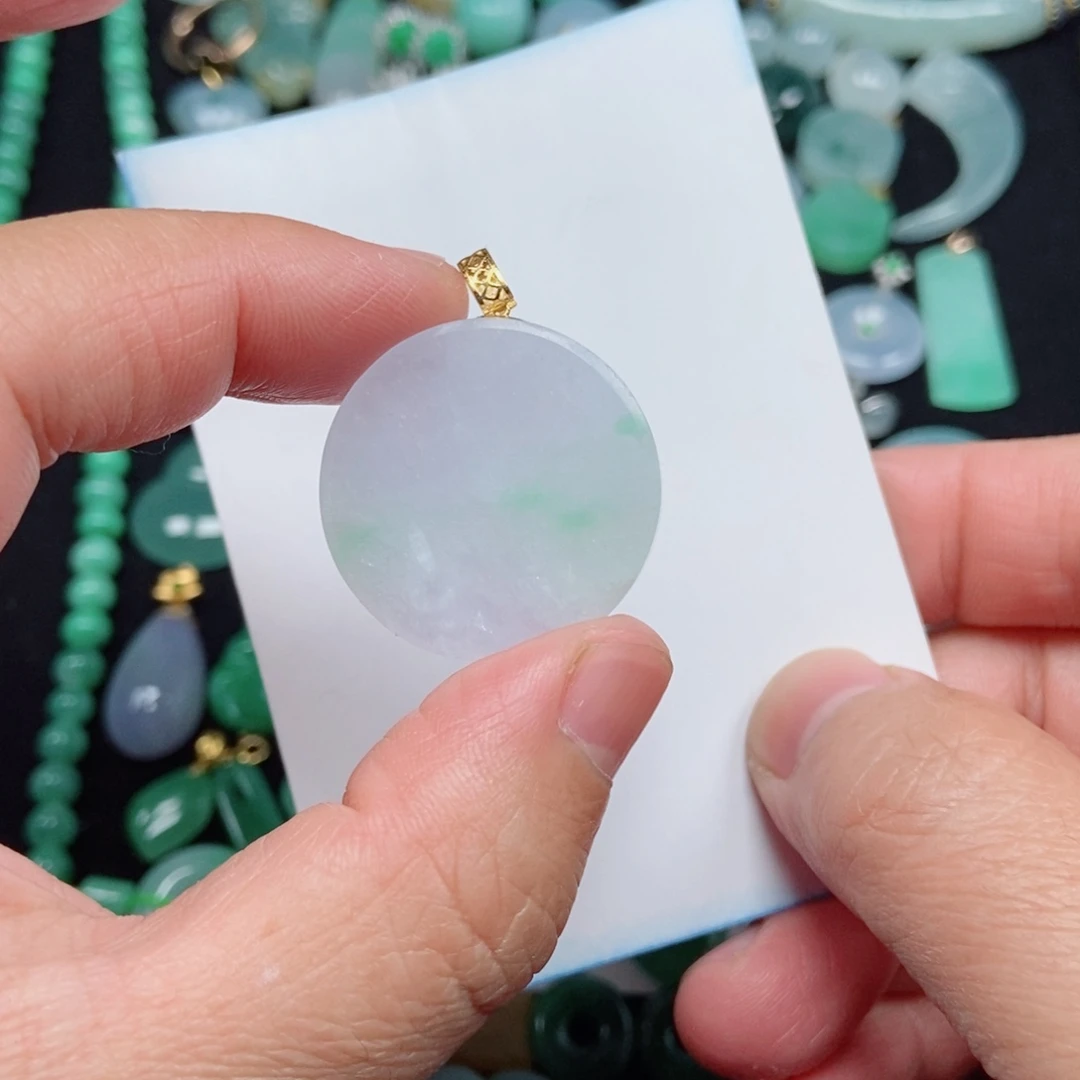 翡翠未镶嵌颈饰圆盘