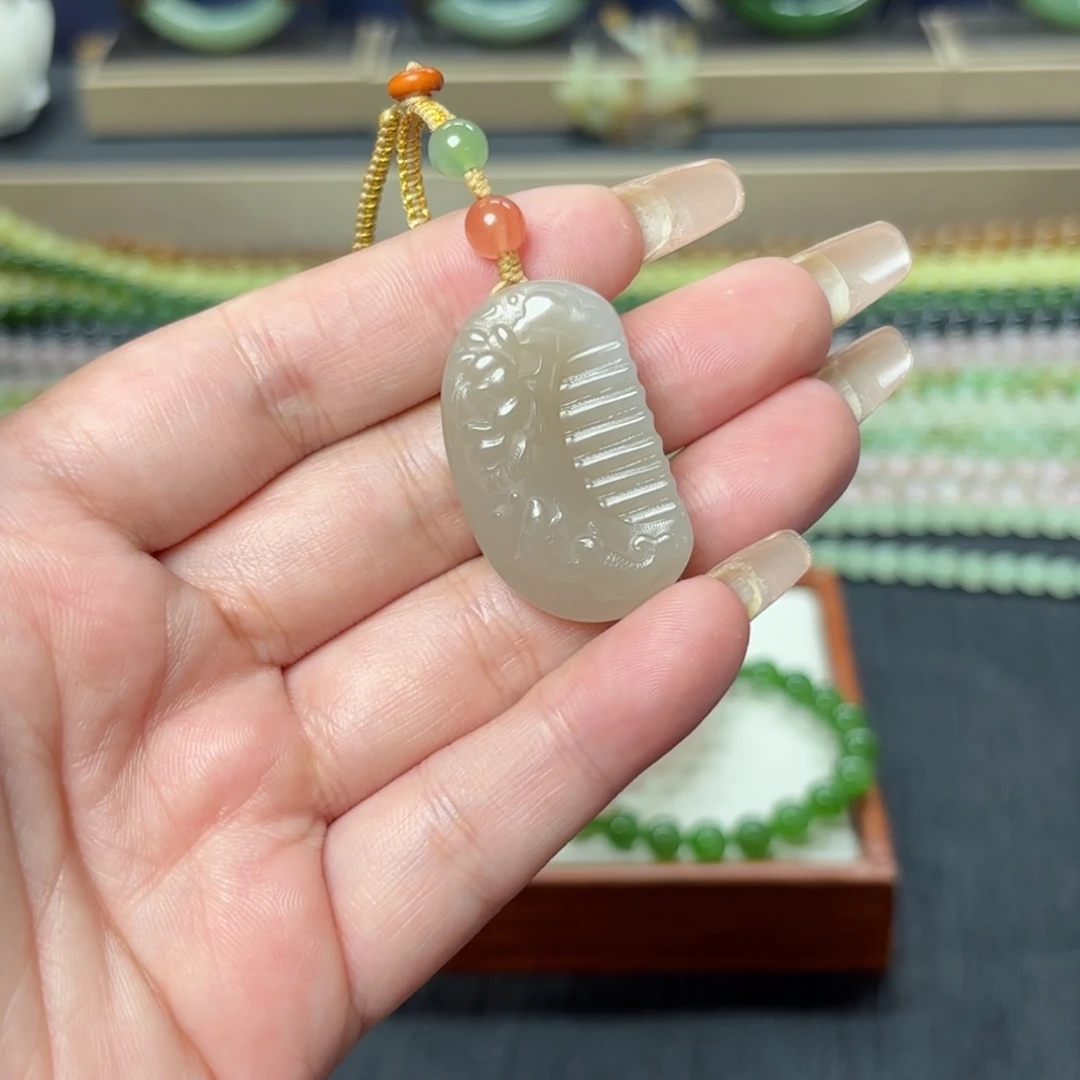 和田玉未镶嵌吊坠(不含链)