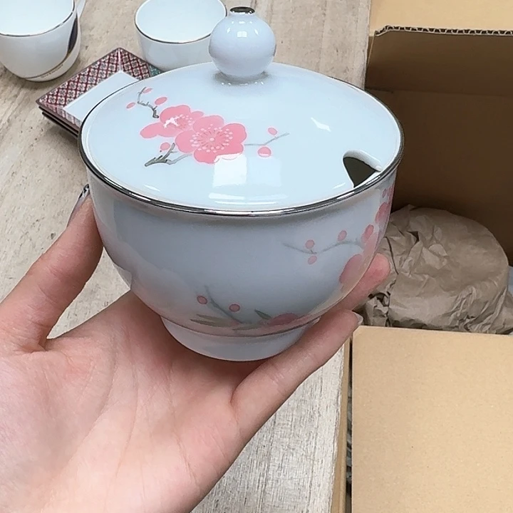 瓷片噗哈哈哈哈哈哈哈哈哈我笑