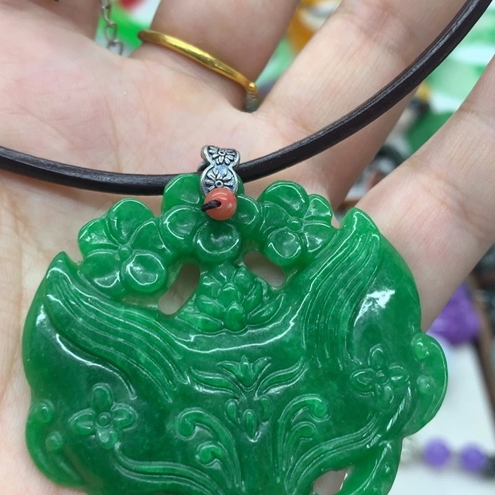 颈饰未镶嵌翡翠吊坠