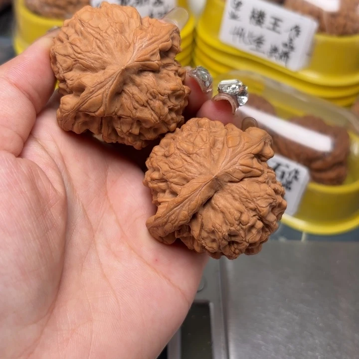 文玩核桃吊坠51-11555-02