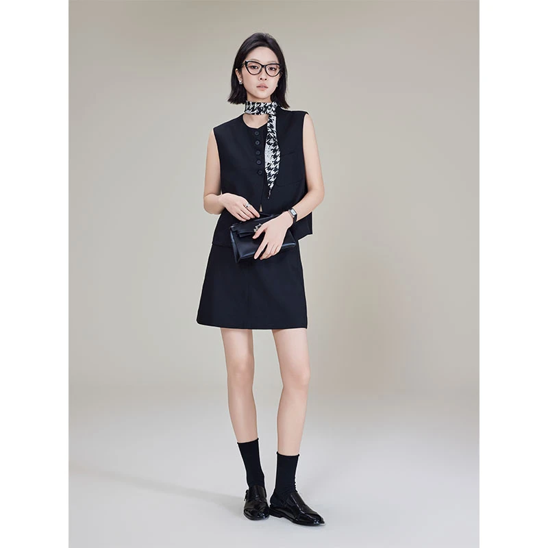 A美洋MEIYANG 曼达套装【商场同款】 乐丽丝斜纹肌理高智短裙-周一