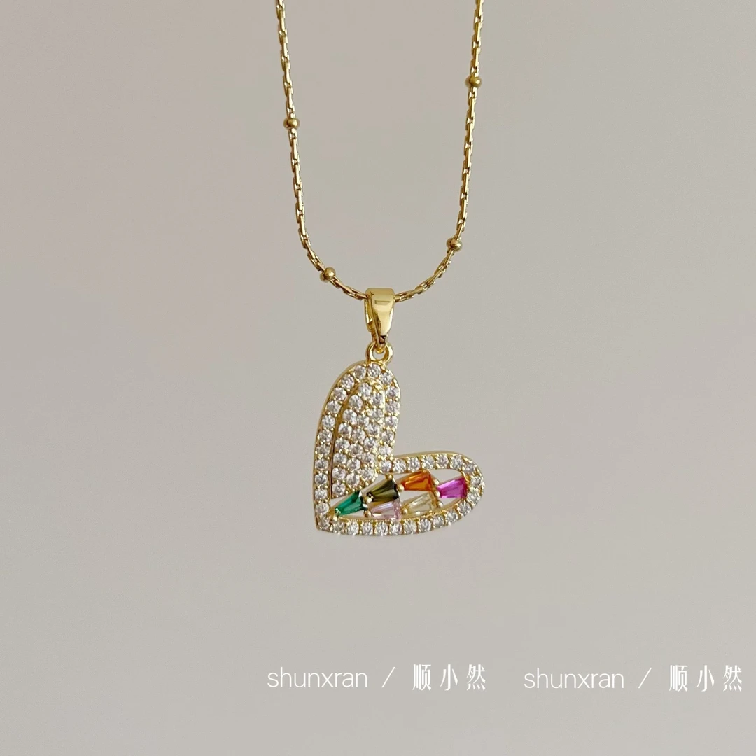 钛钢项链 轻奢圣诞爱心炫彩时尚彩色项链锁骨链 时髦小姨风~