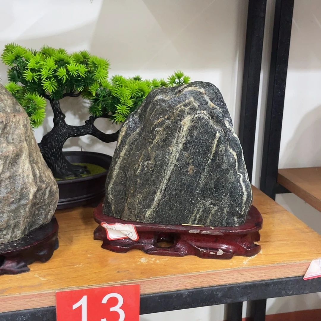 宏***宇石材靠山石平安石摆件