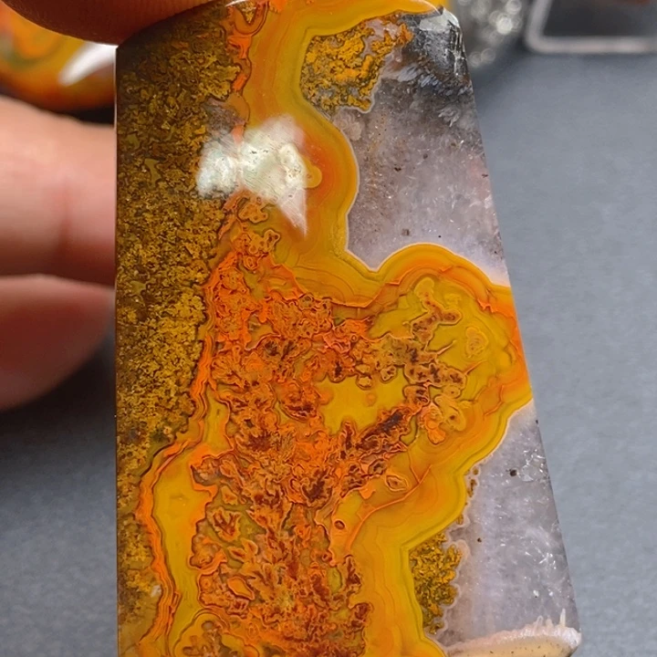 玛瑙/玉髓颈饰未镶嵌虹*