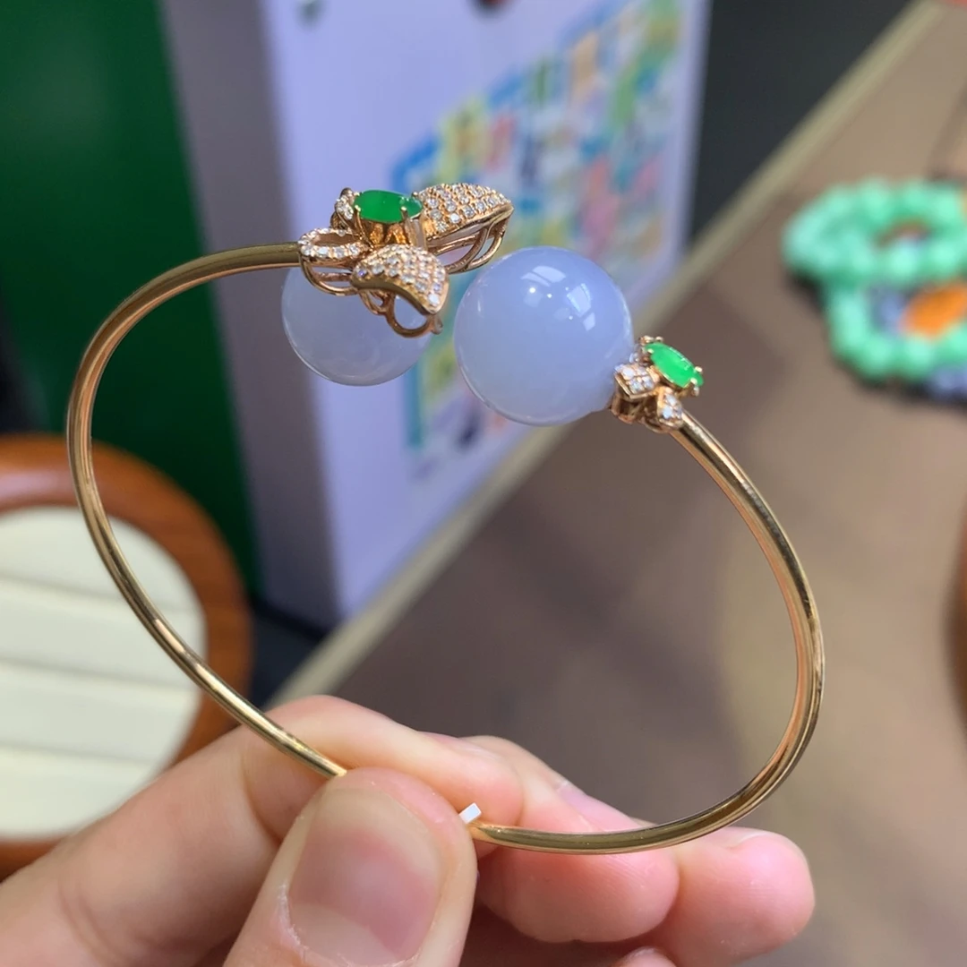 翡翠18K金镶嵌颈饰翡翠