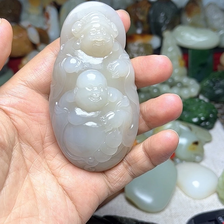 和田玉未镶嵌把件