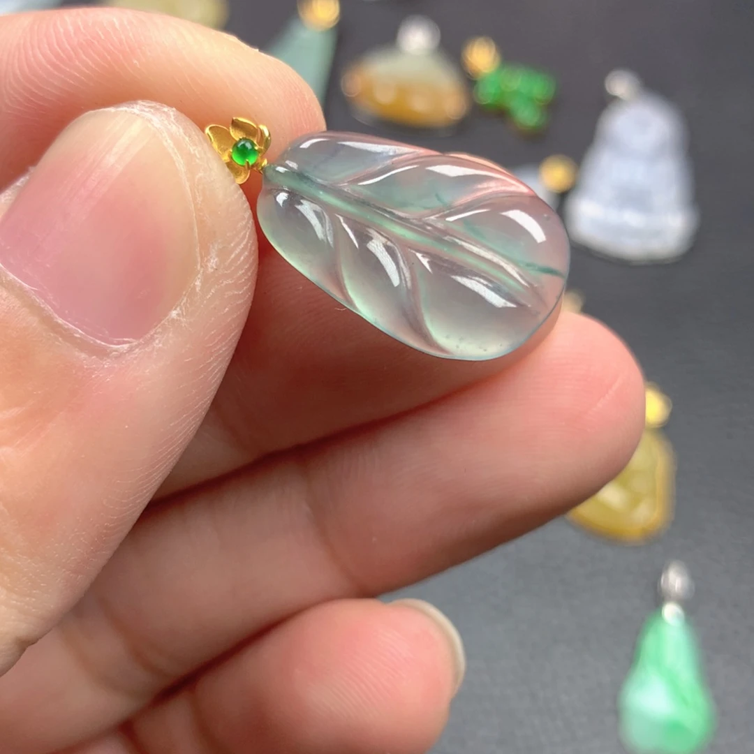 【闪购商品】颈饰18K金镶嵌翡翠翡翠