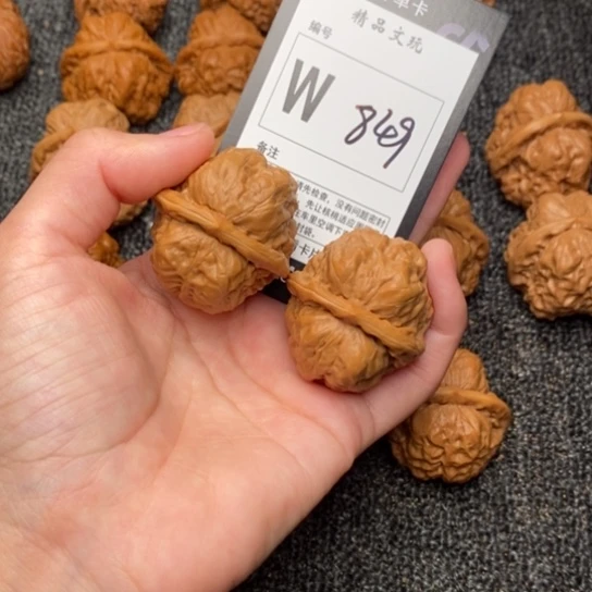 吊坠桃核我是第一百38