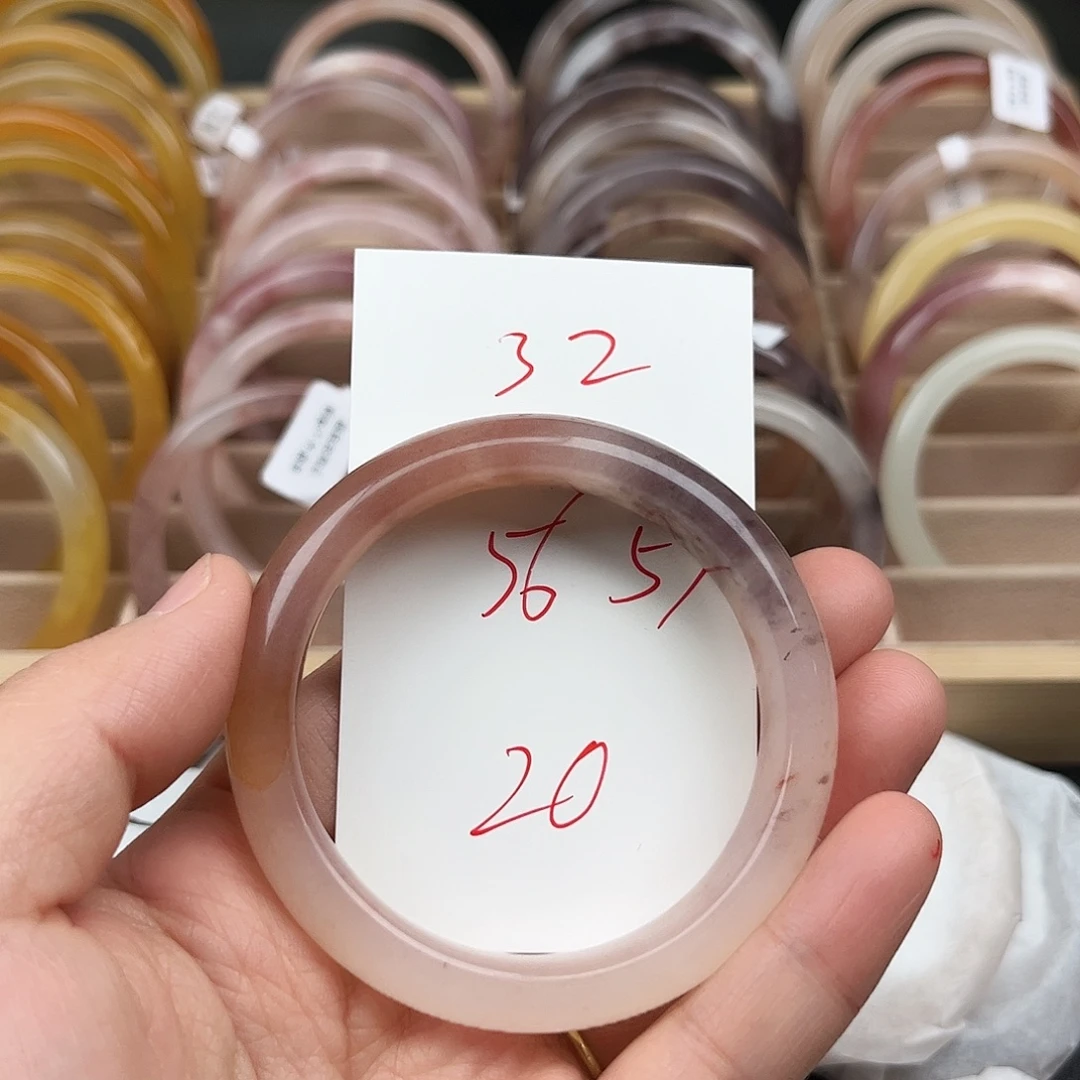 石英质玉未镶嵌手镯32