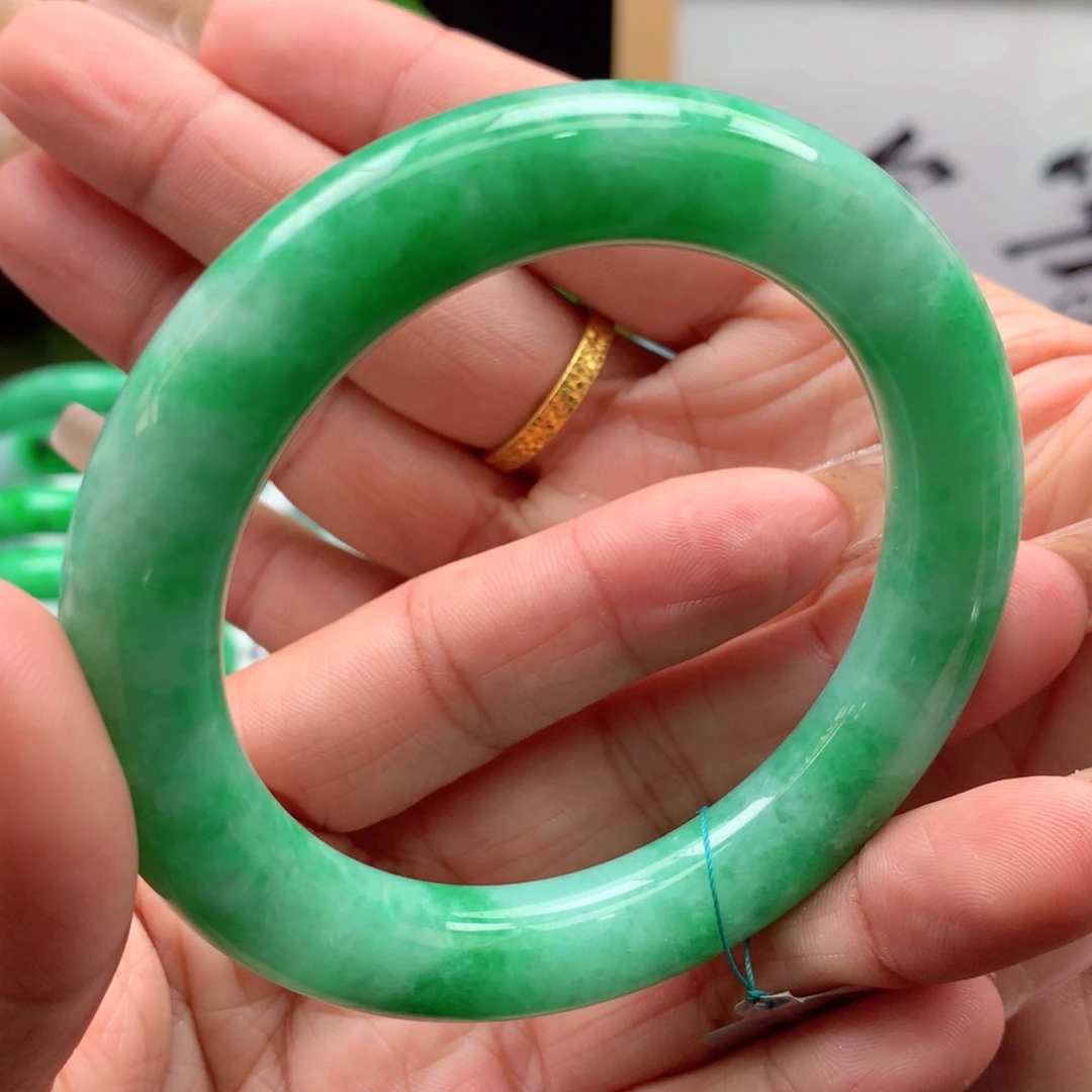 未镶嵌手镯翡翠缅甸