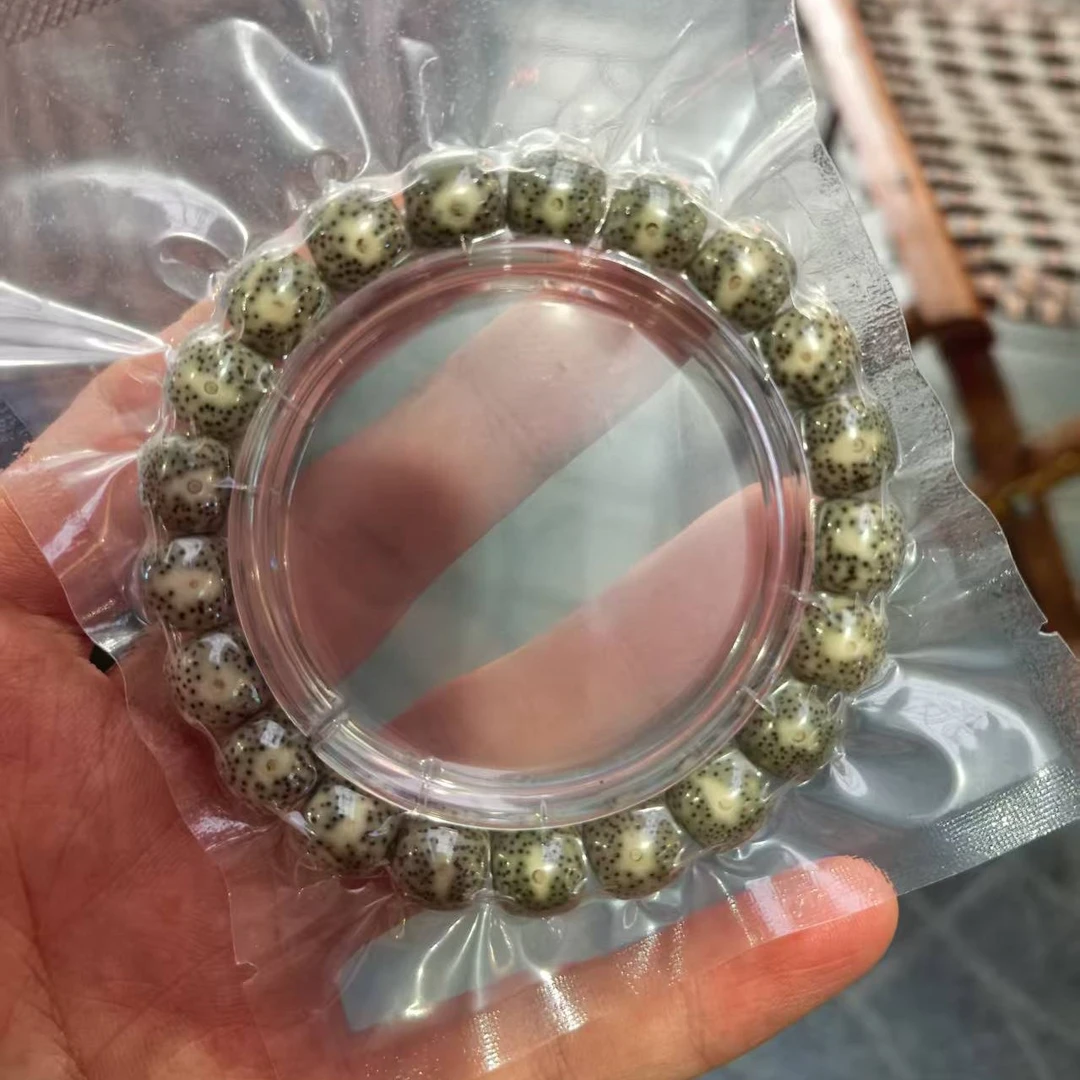 星月菩提石玉单圈11*10左右尺寸，，偏灰偏绿