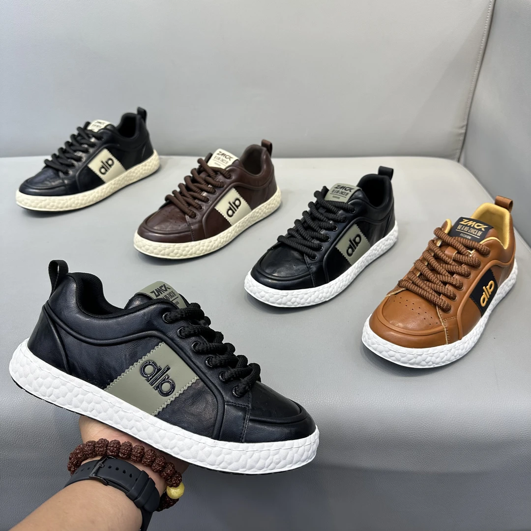 秋冬新款低帮系带男士拼接板鞋舒适防滑软底潮流休闲百搭轻奢男鞋