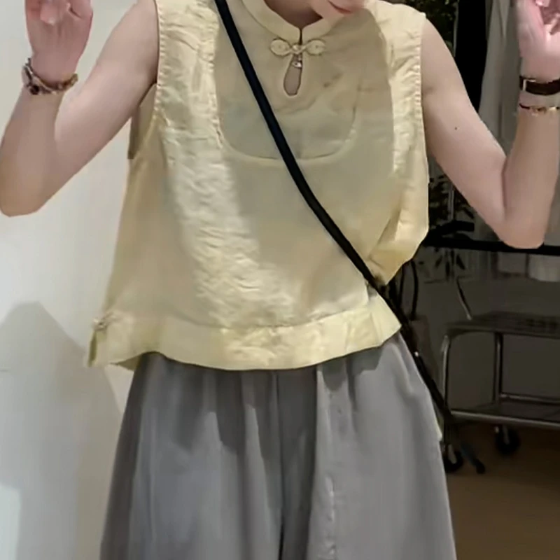 新中式盘扣无袖背心衬衫女2025夏季新款休闲百搭设计感体恤上衣潮