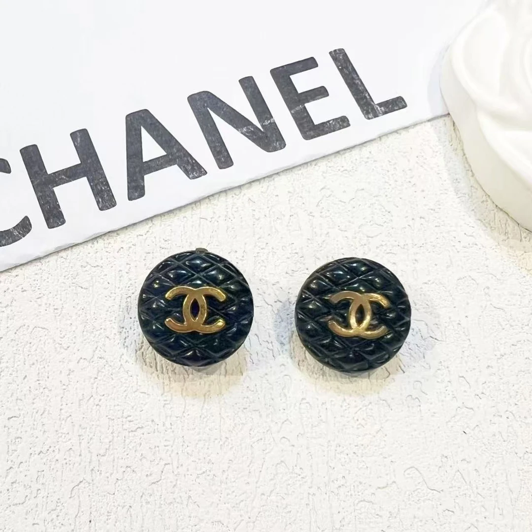 95新 Chanel/香奈儿 中古黑金菱格纹小号双C耳夹/M32650
