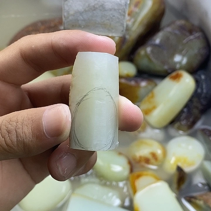 定制未镶嵌定制和田玉张****》